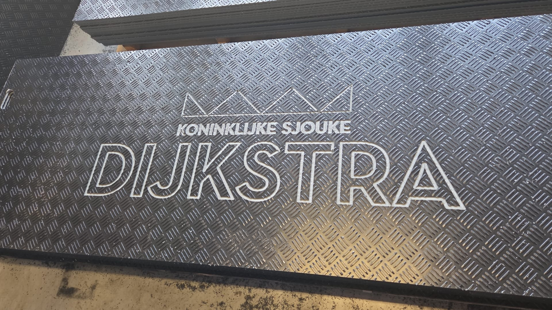 Rijplaten met logo